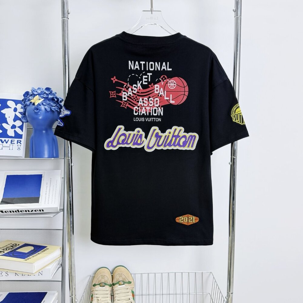 LOUIS VUITTON x NBA - Picture 2 of 8